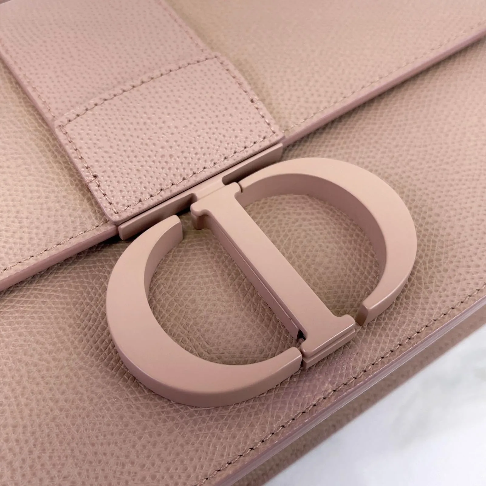 Christian Dior Montaigne 30
