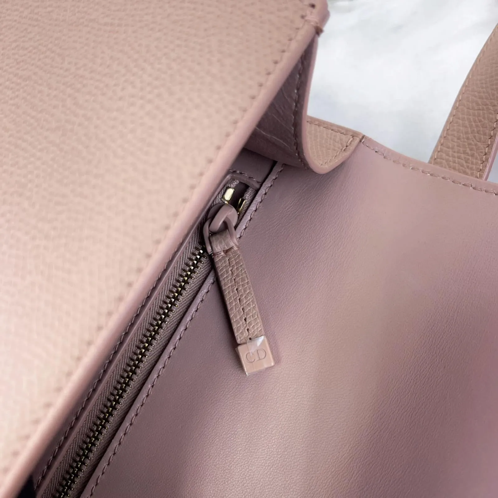 Christian Dior Montaigne 30