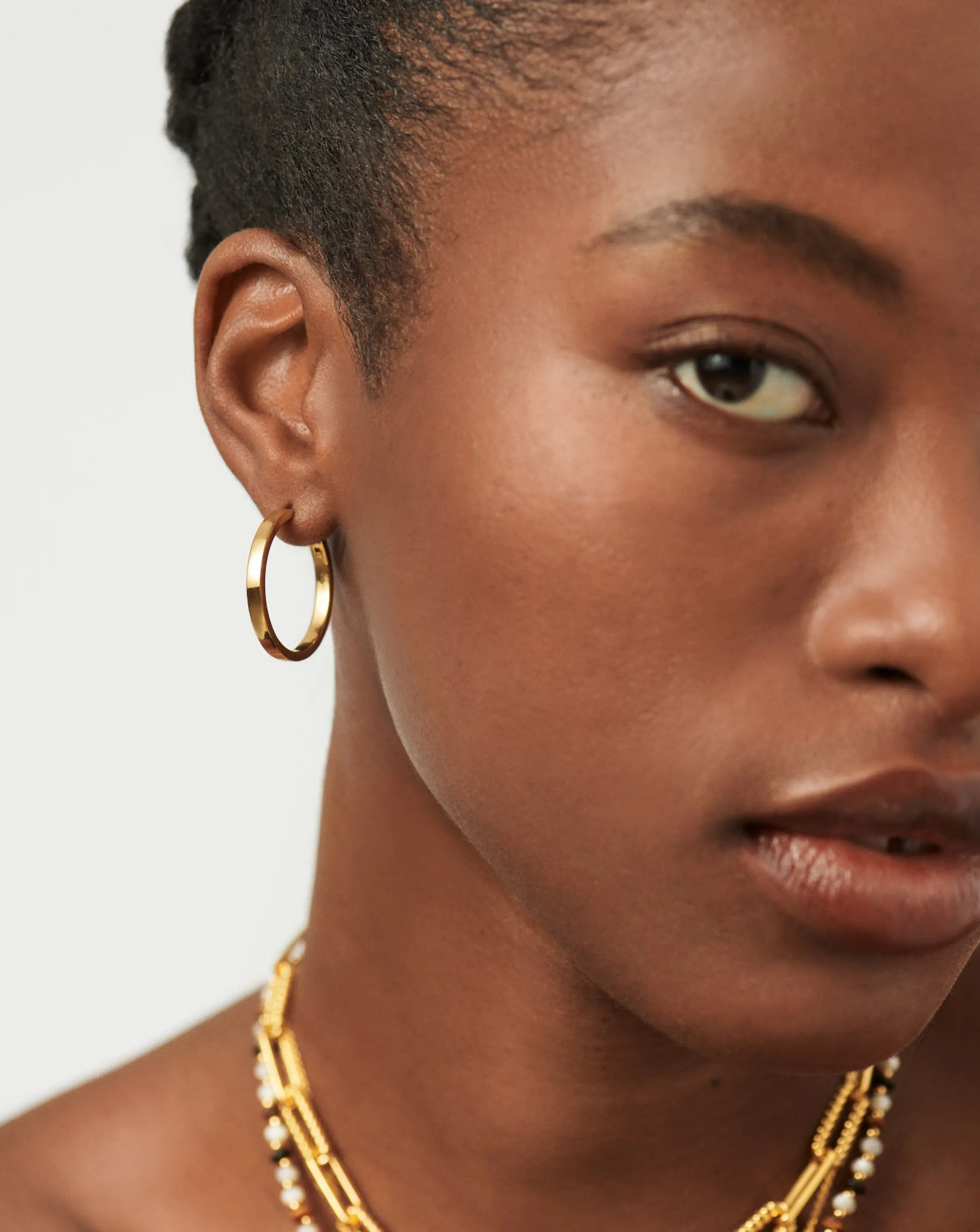Classic Flat Medium Hoop Earrings | 18k Gold Vermeil