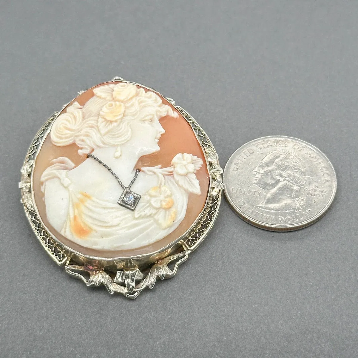 Estate 10K W Gold 33.00ct Shell & 0.03ct H-I/VS2 Diamond Cameo Pin/Pendant