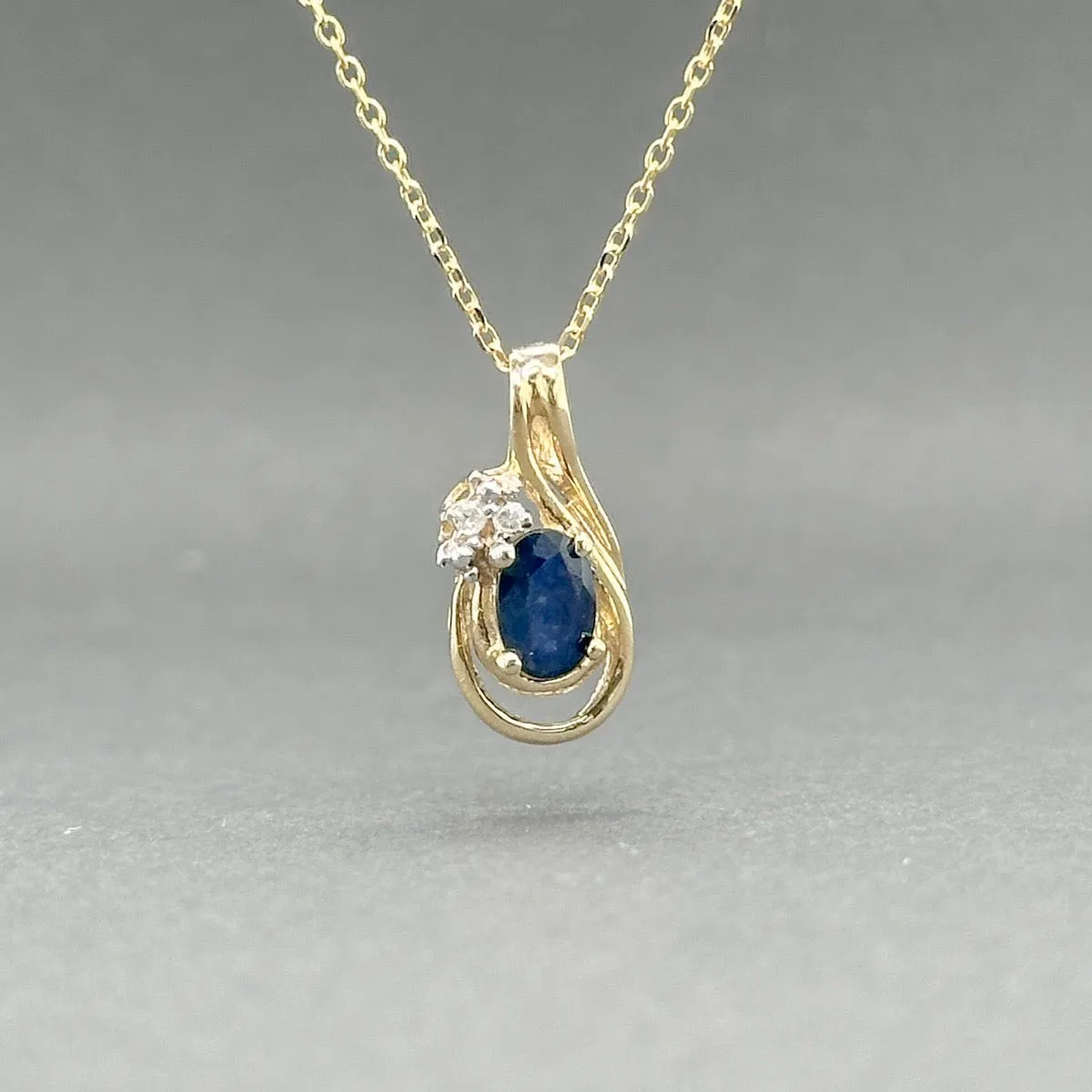 Estate 10K Y Gold 0.50ct Sapphire & 0.01ctw H-I/SI2 Diamond Pendant