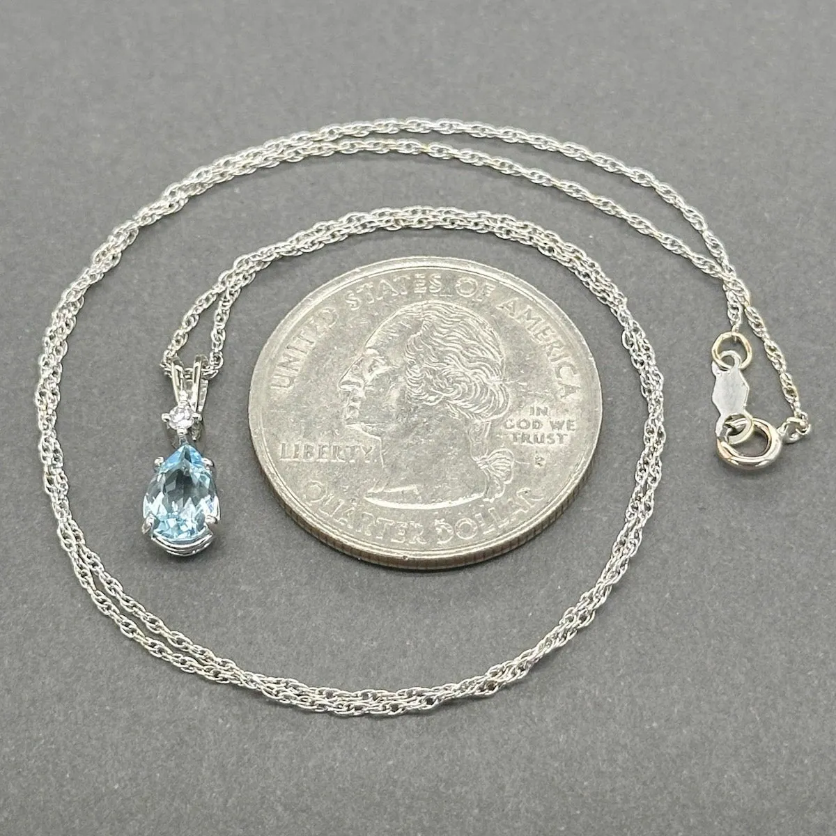 Estate 14K W Gold 0.56ct Aquamarine & 0.02ct G-H/SI1 Diamond Pendant