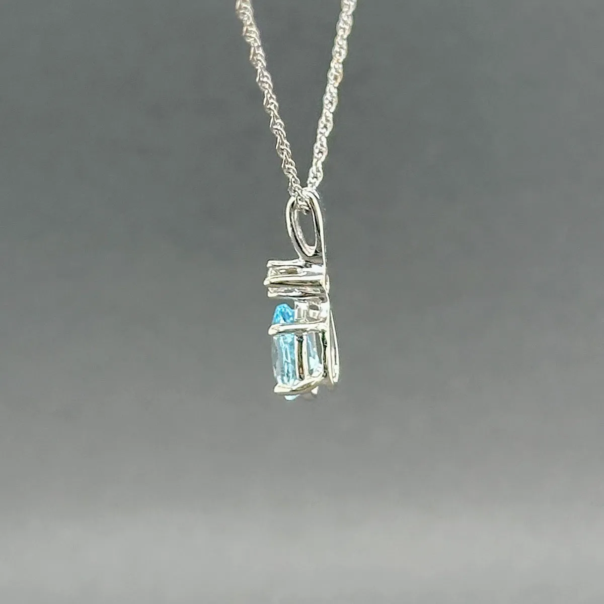 Estate 14K W Gold 0.56ct Aquamarine & 0.02ct G-H/SI1 Diamond Pendant