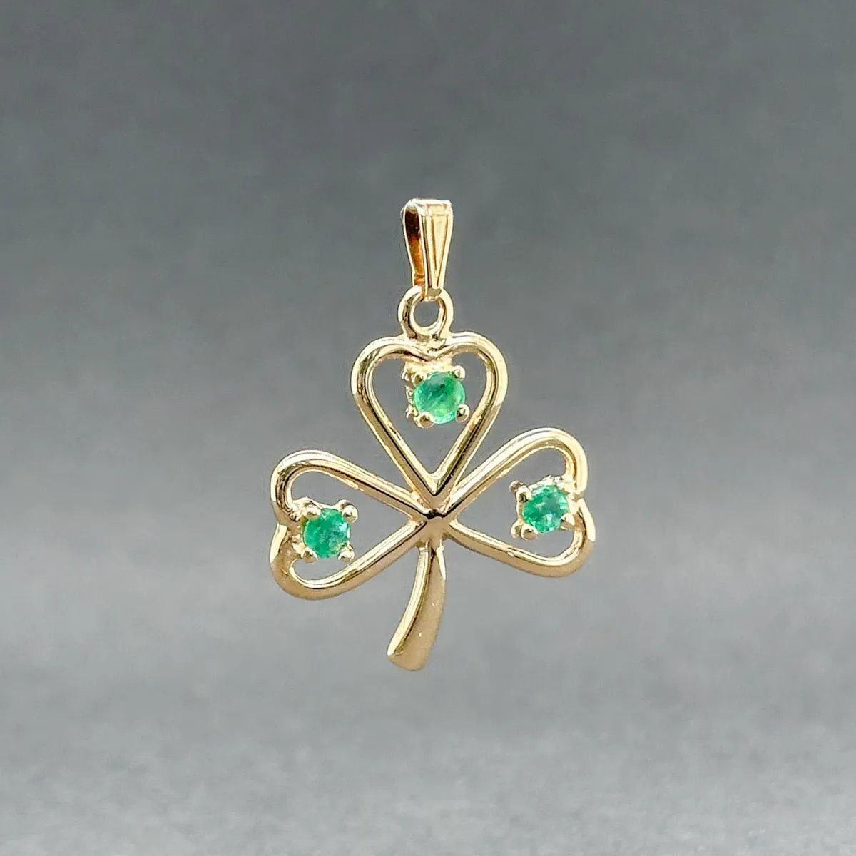 Estate 14K Y Gold 0.21ctw Emerald 3 Leaf Clover Pendant