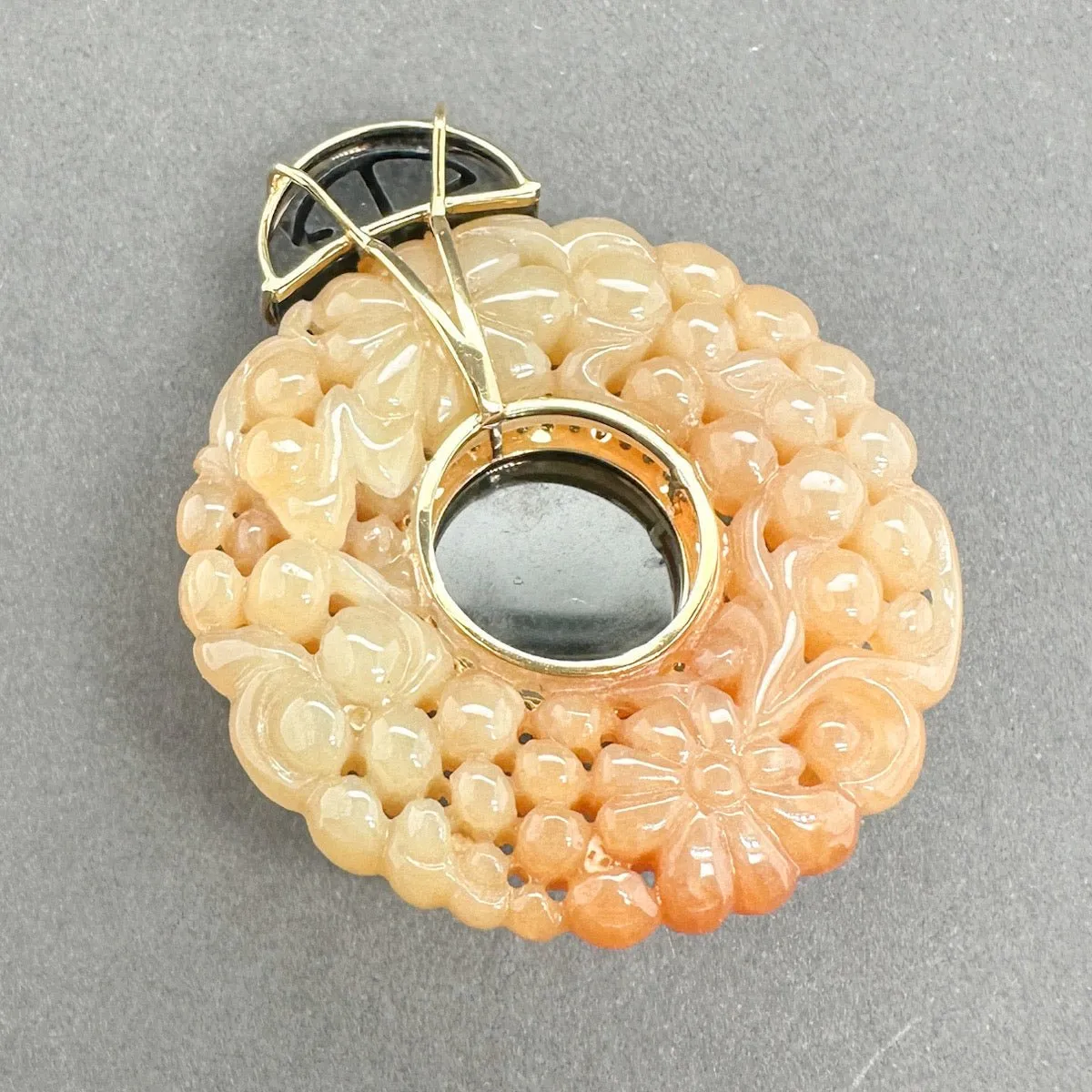 Estate 18K Y Gold 52.12ctw Jadeite & 0.15ctw G-H/VS2-SI1 Diamond Pendant
